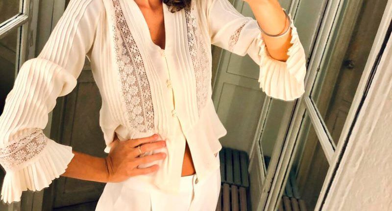 Camisas románticas de T.ba